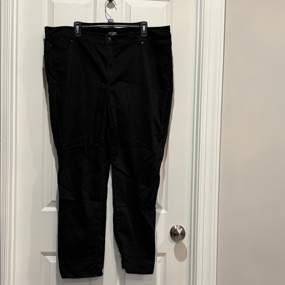 Chico's women’s Relaxed Black Jeans